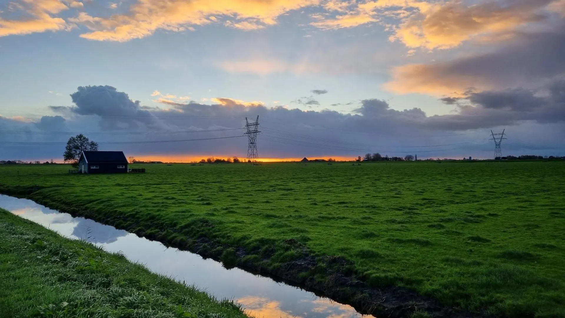 City Farmer Farmyard Stays, Sleep Easy, Stay Rural, Explore Amsterdam Campsite